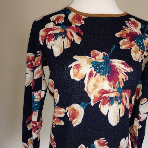 Navy Flower Pattern Long Sleeve - Picture 5 of 8